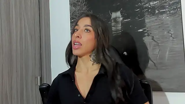 KAYLA BATISTA  online show from February 15, 11:47 pm