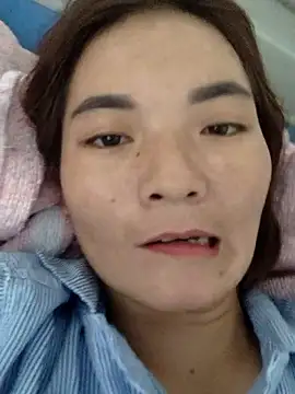 Snapshot of phuongxinhxan chatting on October 16, 5:05 am phuongxinhxan online show from October 16, 5:05 am