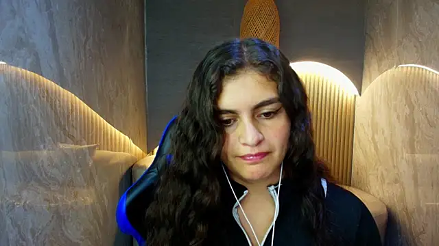 dany r  online show from November 11, 1:39 pm