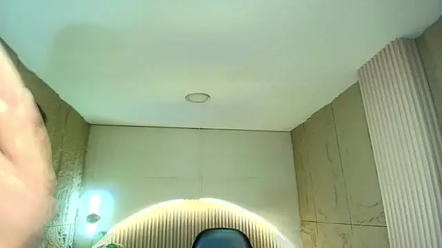 dany r  online show from April 13, 12:42 pm