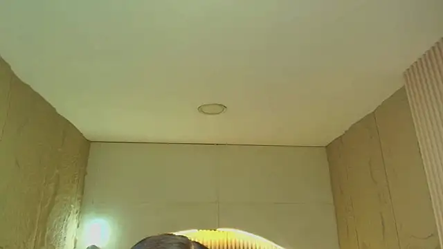 dany r  online show from December 16, 1:04 pm