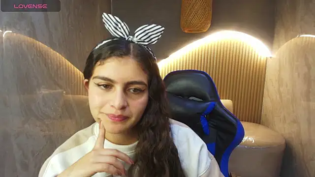 dany r  online show from October 7, 1:23 pm