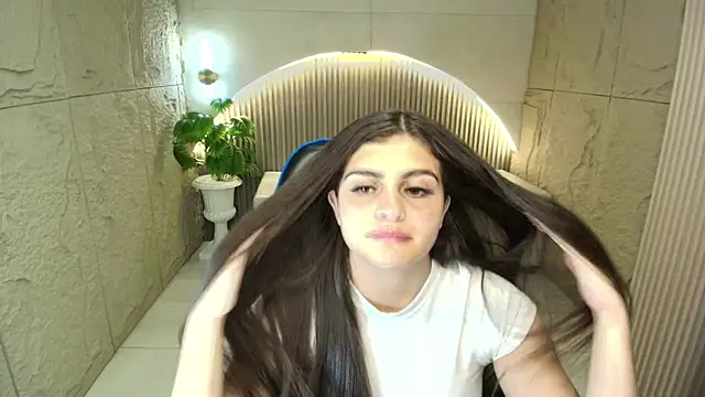 dany r  online show from April 21, 1:42 am