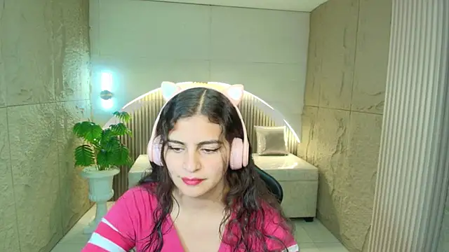 dany r  online show from February 28, 1:11 pm