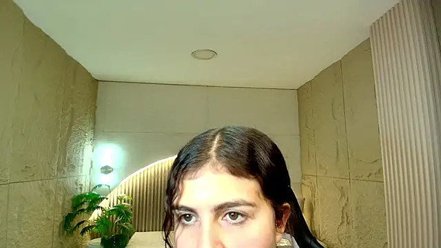 dany r  online show from March 18, 1:13 pm