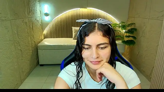 dany r  online show from January 15, 1:25 pm