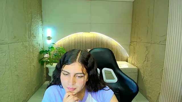 dany r  online show from April 14, 1:05 pm