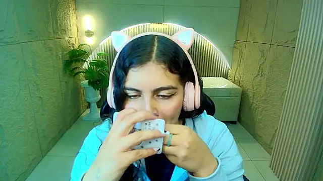 dany r  online show from March 24, 1:11 pm