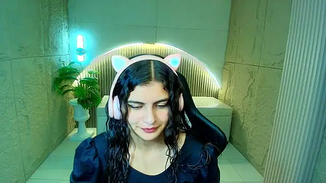 dany r  online show from March 23, 1:22 pm