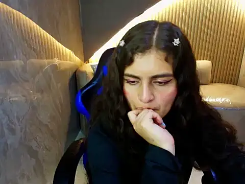 dany r  online show from November 13, 2:43 pm