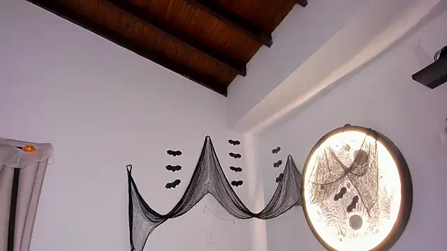 Isabella-Rosssi online show from October 19, 5:05 pm