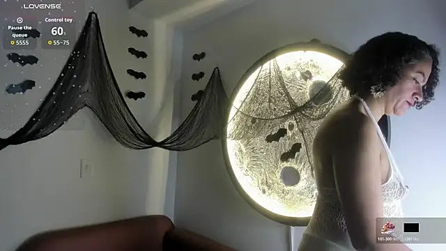 Isabella-Rosssi online show from October 29, 4:44 am