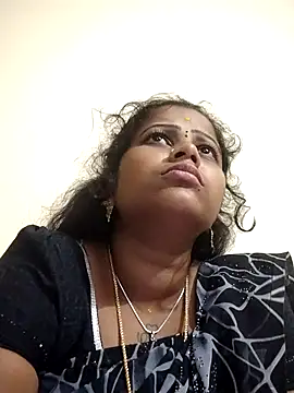 sweetqueen143 online show from October 9, 4:40 pm