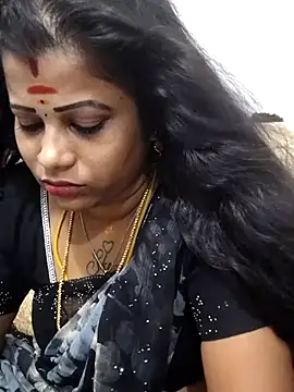 sweetqueen143 online show from April 14, 6:46 pm