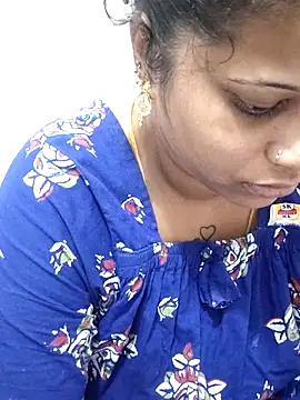 sweetqueen143 online show from March 21, 2:57 am