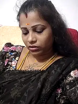 Snapshot of sweetqueen143 chatting on April 20, 6:09 pm sweetqueen143 online show from April 20, 6:09 pm