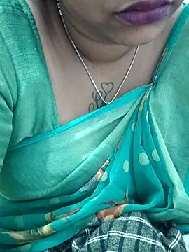 sweetqueen143 online show from March 6, 4:40 am