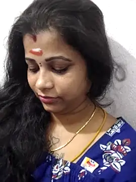 Snapshot of sweetqueen143 chatting on April 18, 7:18 pm sweetqueen143 online show from April 18, 7:18 pm