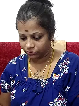 Snapshot of sweetqueen143 chatting on April 19, 2:56 am sweetqueen143 online show from April 19, 2:56 am