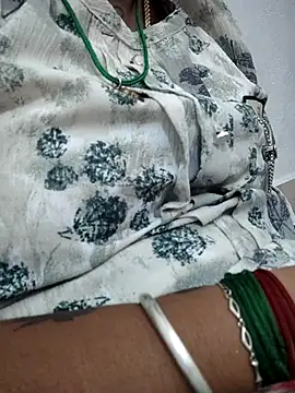 Snapshot of sweetqueen143 chatting on February 3, 5:16 am sweetqueen143 online show from February 3, 5:16 am