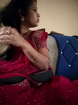 Snapshot of sweetqueen143 chatting on January 12, 4:41 am sweetqueen143 online show from January 12, 4:41 am