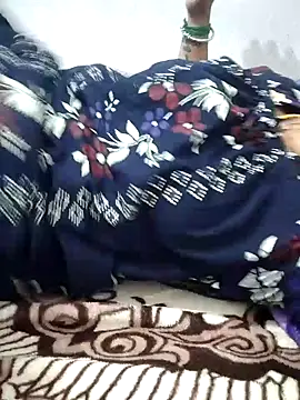 sweetqueen143 online show from April 4, 5:25 am