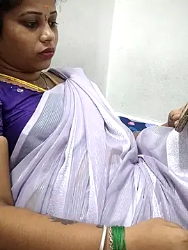 sweetqueen143 online show from April 4, 5:30 pm