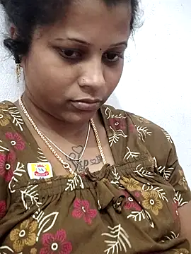 Snapshot of sweetqueen143 chatting on February 8, 11:52 am sweetqueen143 online show from February 8, 11:52 am