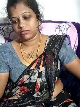 Snapshot of sweetqueen143 chatting on May 5, 5:21 am sweetqueen143 online show from May 5, 5:21 am