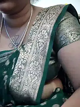 Snapshot of sweetqueen143 chatting on January 10, 3:46 am sweetqueen143 online show from January 10, 3:46 am