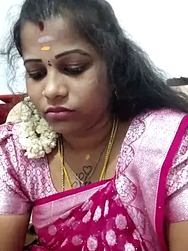 sweetqueen143 online show from April 15, 10:32 am