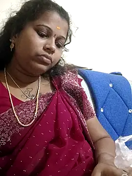 Snapshot of sweetqueen143 chatting on January 11, 2:13 pm sweetqueen143 online show from January 11, 2:13 pm