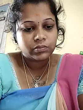 sweetqueen143 online show from October 17, 5:33 am