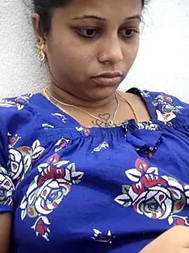 sweetqueen143 online show from March 15, 6:20 am