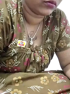 Snapshot of sweetqueen143 chatting on February 23, 6:30 pm sweetqueen143 online show from February 23, 6:30 pm