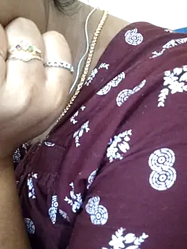 sweetqueen143 online show from September 25, 1:44 am