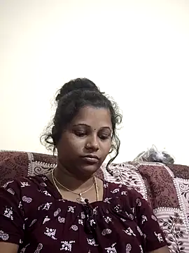 Snapshot of sweetqueen143 chatting on December 5, 3:54 pm sweetqueen143 online show from December 5, 3:54 pm