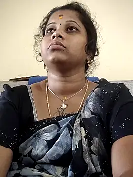 sweetqueen143 online show from October 5, 6:15 am