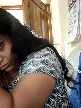 sweetqueen143 online show from October 9, 4:02 am