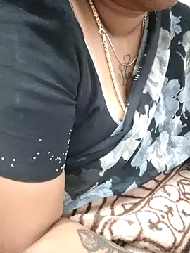 sweetqueen143 online show from March 4, 3:47 am