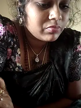 sweetqueen143 online show from November 11, 4:29 am