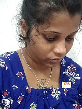 Snapshot of sweetqueen143 chatting on February 13, 6:13 am sweetqueen143 online show from February 13, 6:13 am