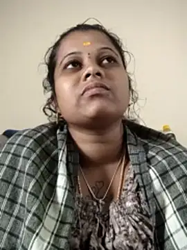 Snapshot of sweetqueen143 chatting on January 8, 5:57 am sweetqueen143 online show from January 8, 5:57 am