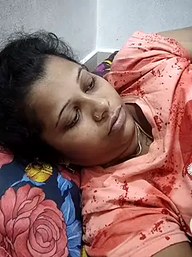 sweetqueen143 online show from March 12, 4:29 am