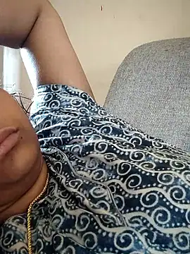 sweetqueen143 online show from September 29, 3:02 am
