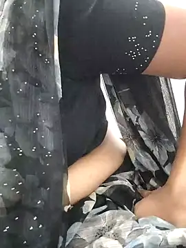 sweetqueen143 online show from April 2, 3:13 am