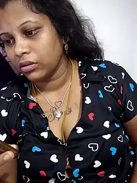 Snapshot of sweetqueen143 chatting on May 16, 3:44 pm sweetqueen143 online show from May 16, 3:44 pm
