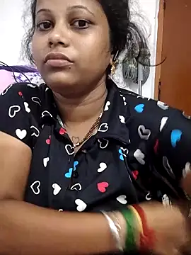 Snapshot of sweetqueen143 chatting on May 26, 12:47 pm sweetqueen143 online show from May 26, 12:47 pm