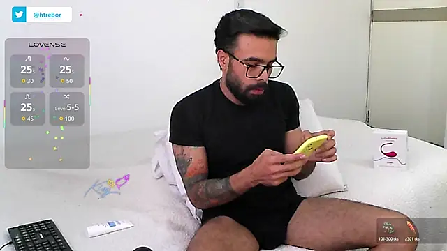 htrebor87 online show from February 12, 7:35 pm