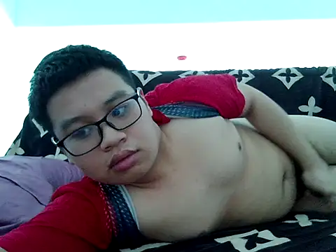 loveninja online show from December 3, 6:25 am